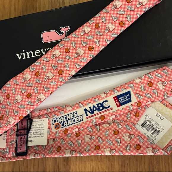 Vineyard Vines Coaches VS Cancer Basketball Ball Silk Pink Tie NWT in Box - Picture 7 of 10